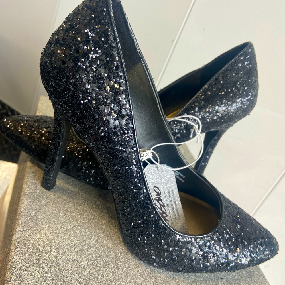 Beautiful black sequined heels. Never worn. - Picture 3 of 6